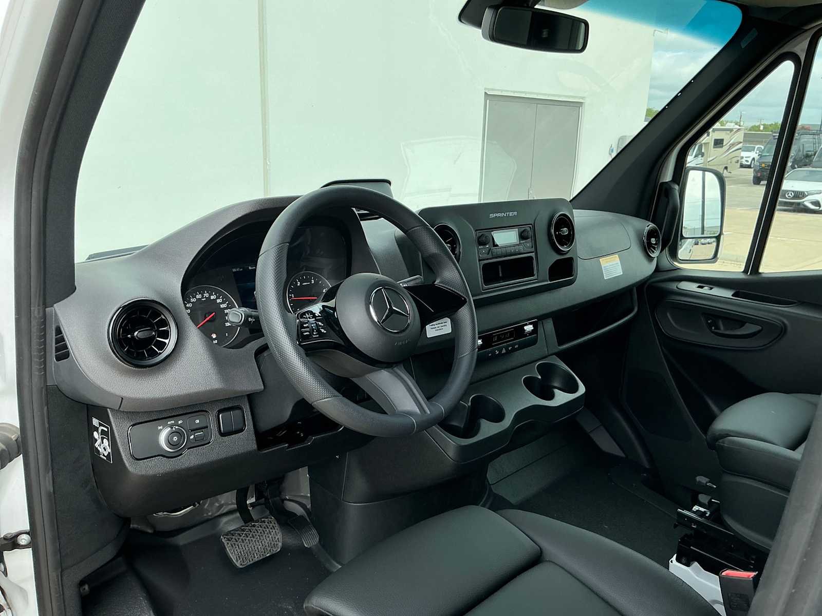 New 2025 Arctic White Mercedes-Benz  image 11