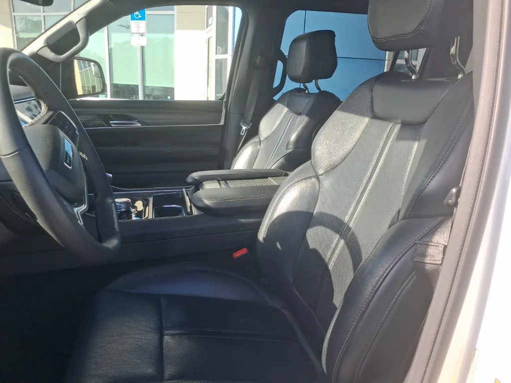 Used 2024 White Jeep Series II image 23