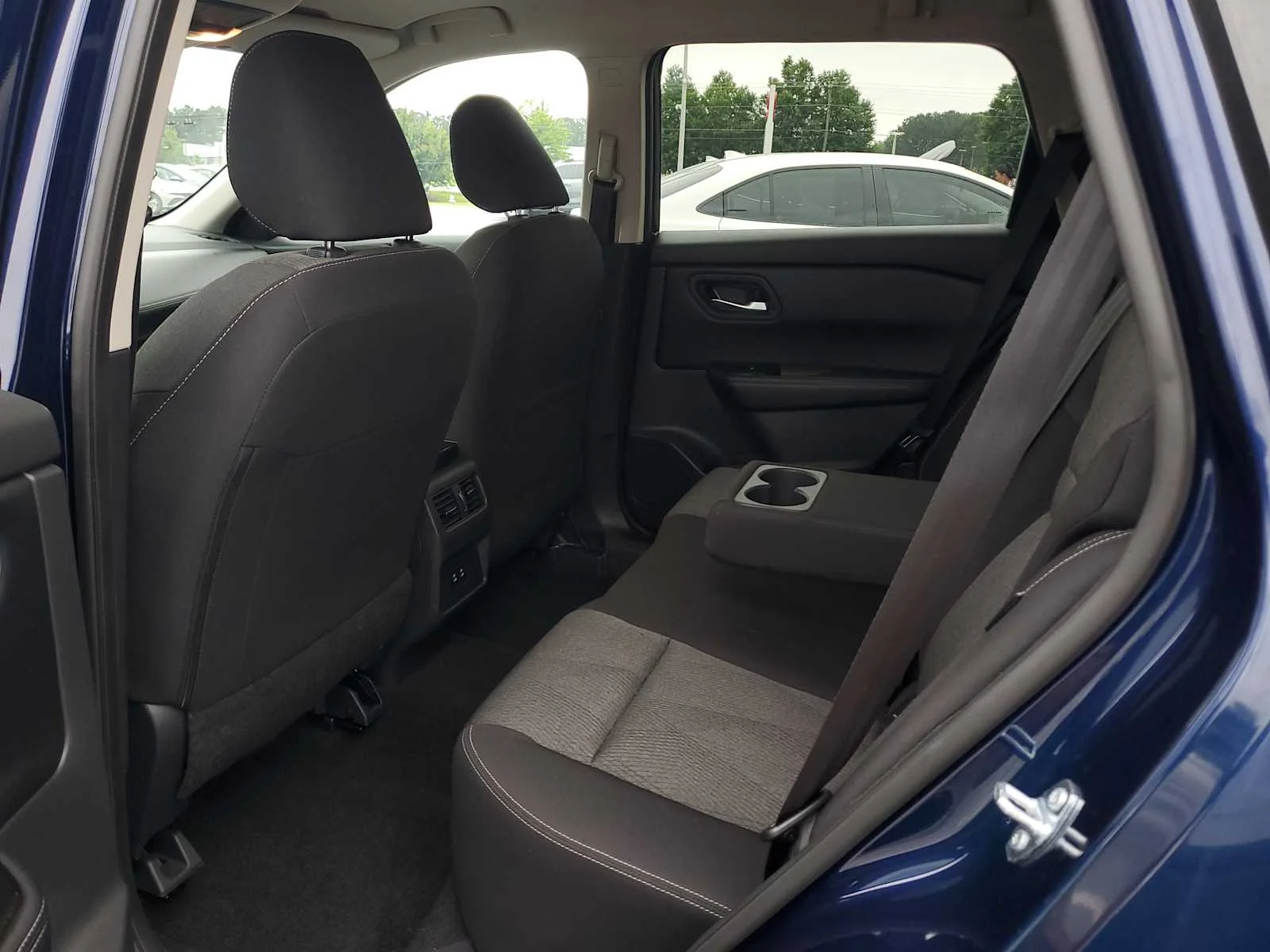 Used 2025 Deep Ocean Blue Pearl Nissan SV image 10