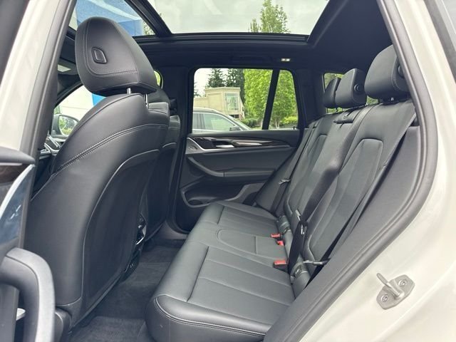 Used 2024 Alpine White BMW xDrive30i image 10