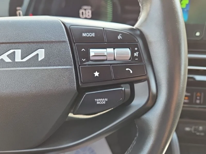 Used 2026 White Kia EX image 31