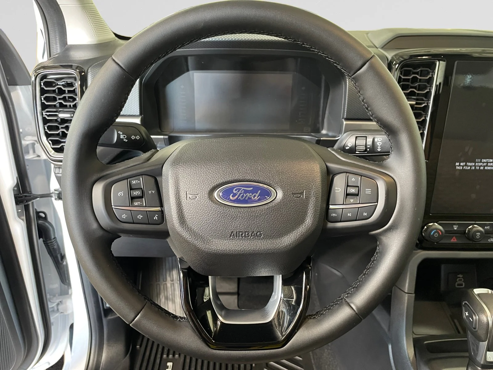New 2026 Oxford White Ford XLT image 15