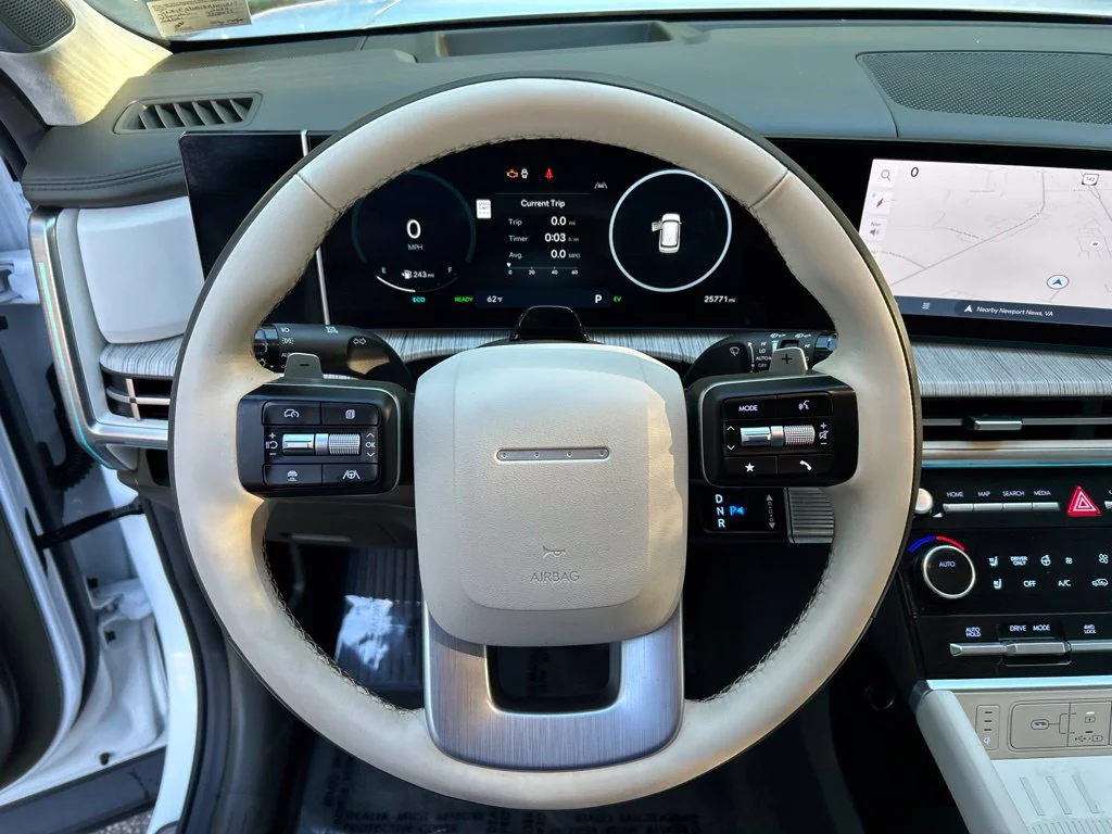 Used 2024 White Hyundai Calligraphy image 21