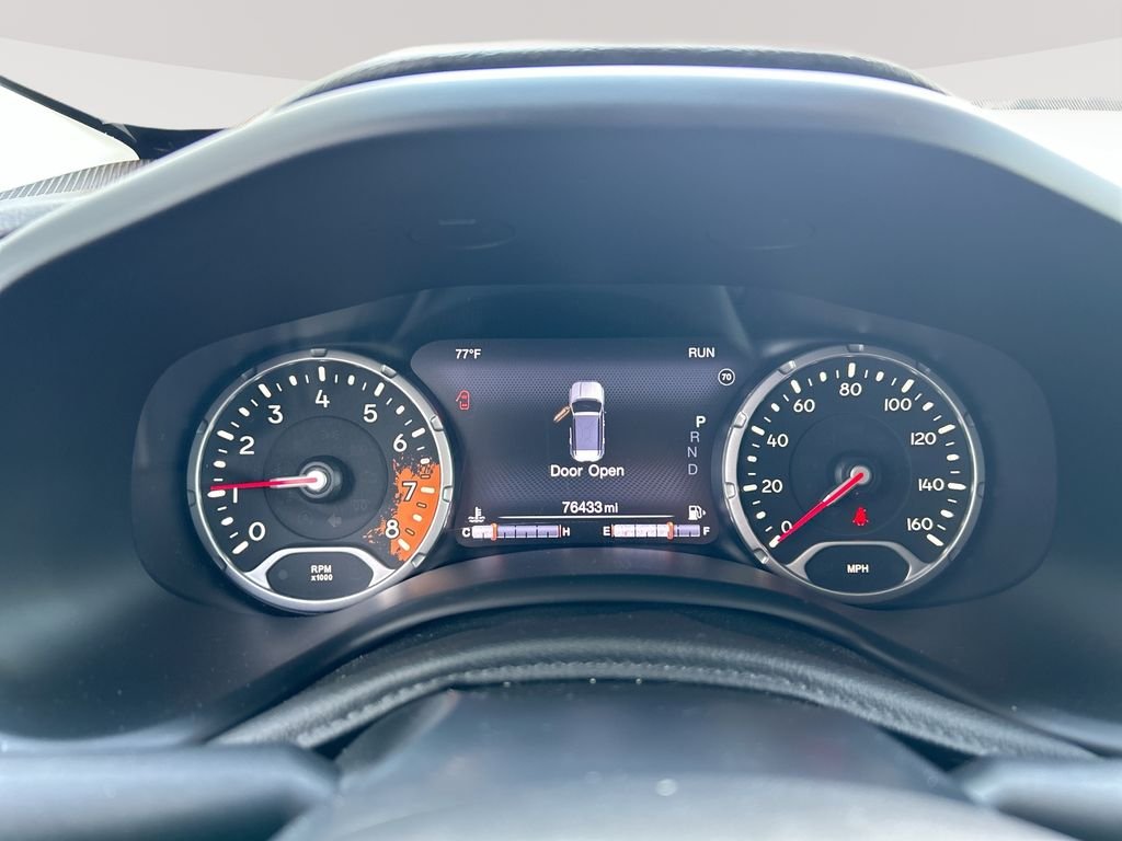 Used 2016 Gray Jeep Trailhawk image 11