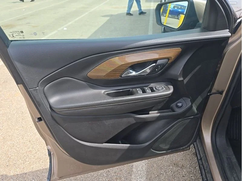 Used 2018 Coppertino Metallic GMC SLE image 29