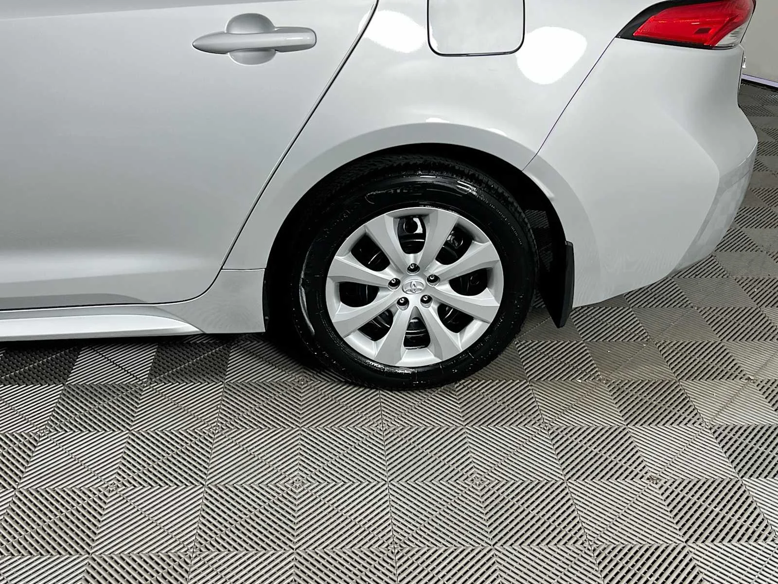 Used 2025 Classic Silver Metallic Toyota LE image 29