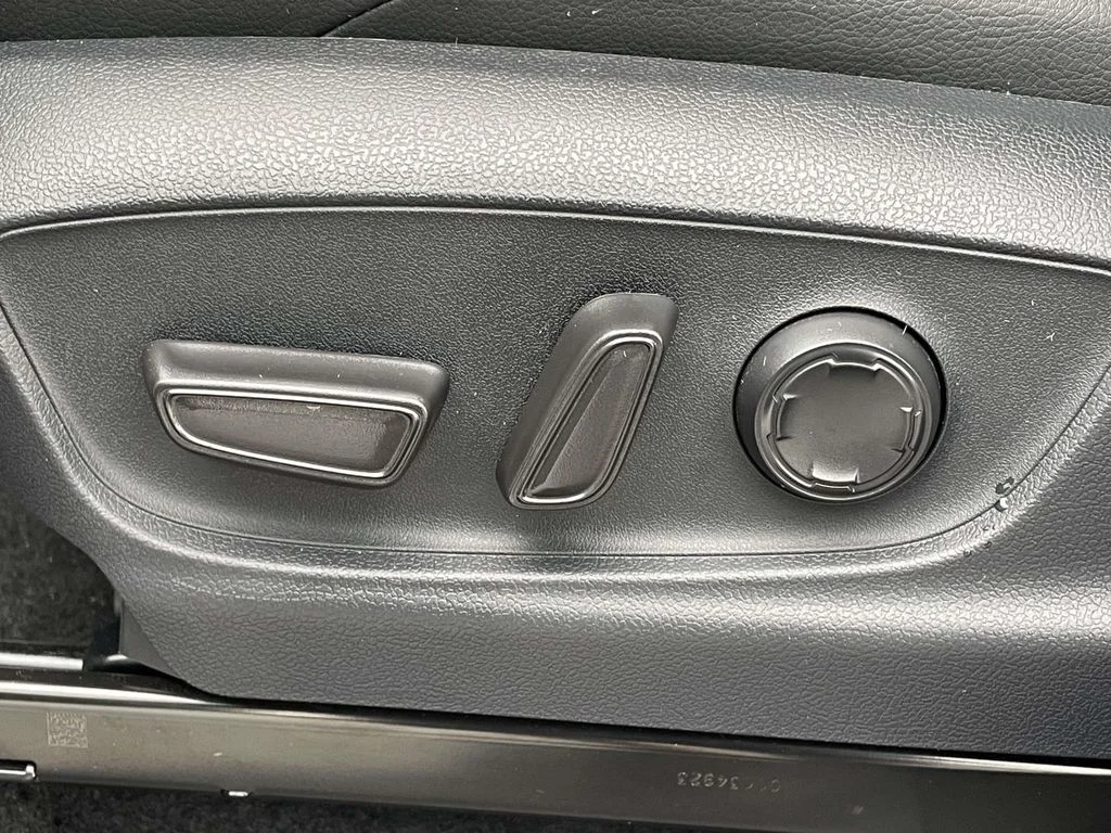 2024 Toyota Tacoma Limited - Photo 7