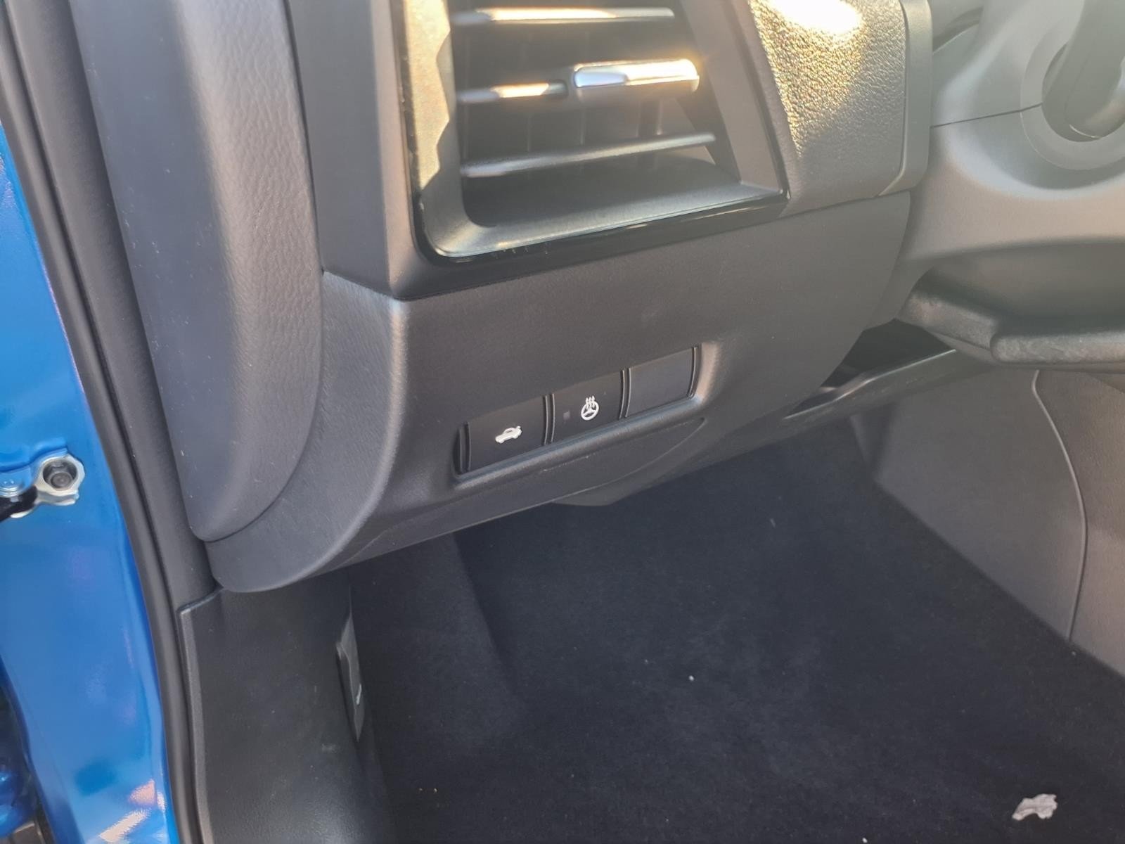 2027 Nissan Sentra photo 15 of 24