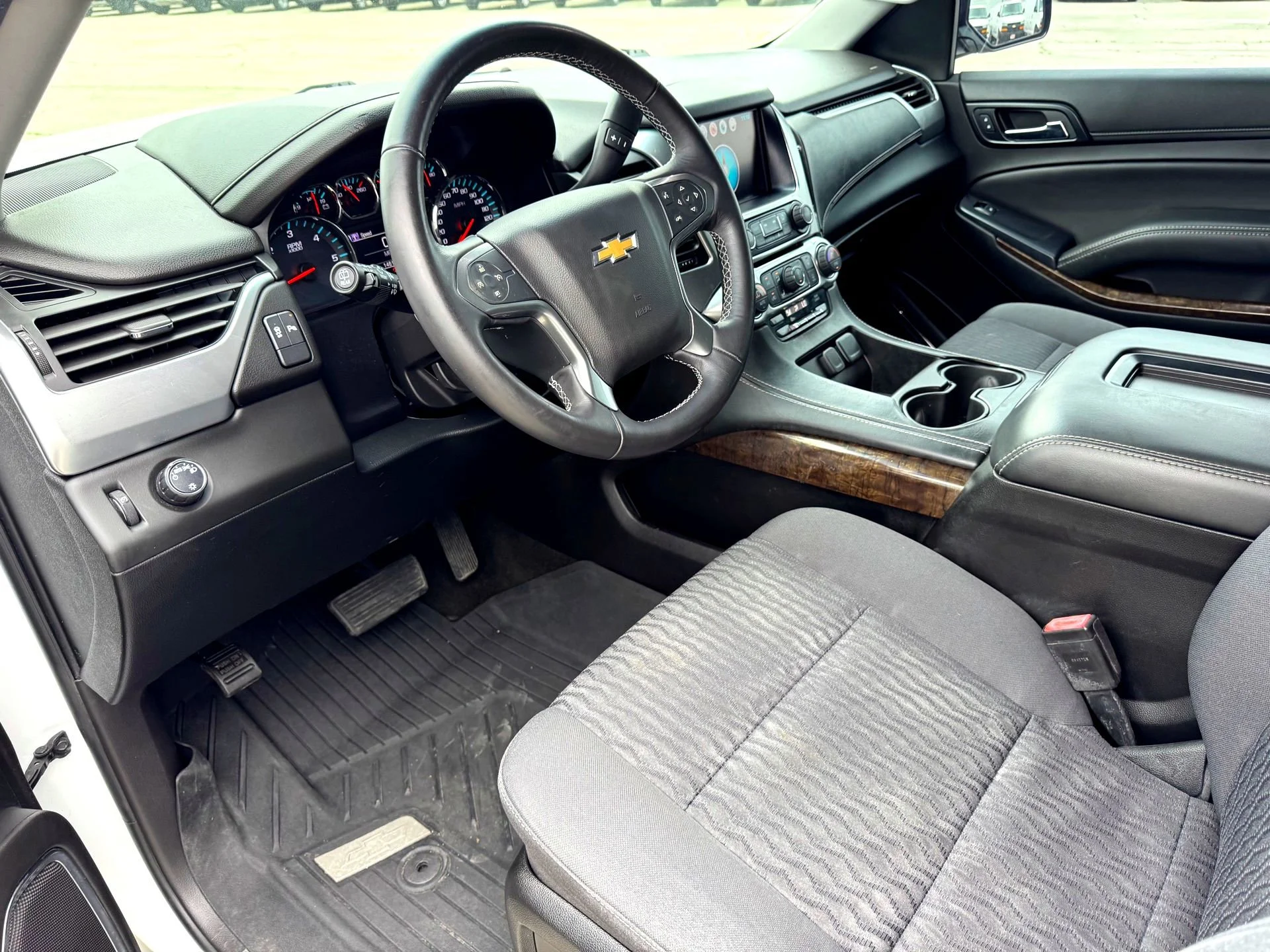 Used 2018 Summit White Chevrolet LS image 11