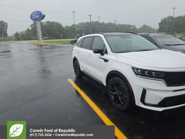 Used 2021 Glacial White Pearl Kia SX-Prestige image 5