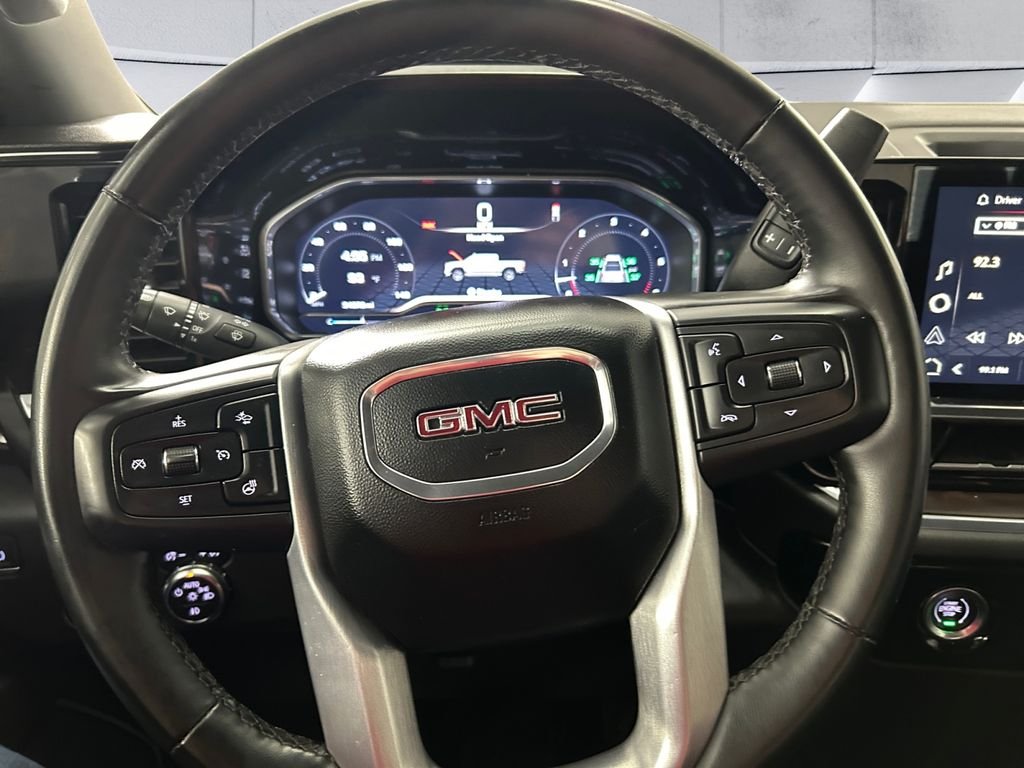 Used 2024 White GMC SLT image 9