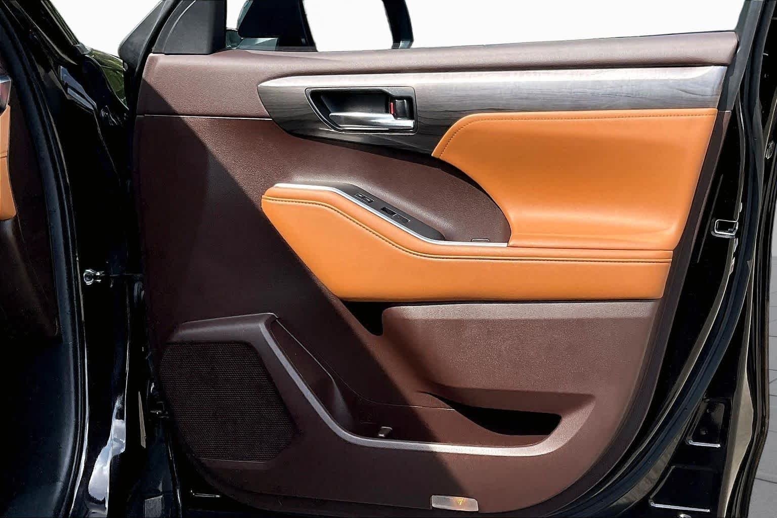 Used 2021 Opulent Amber Toyota Hybrid Platinum image 23
