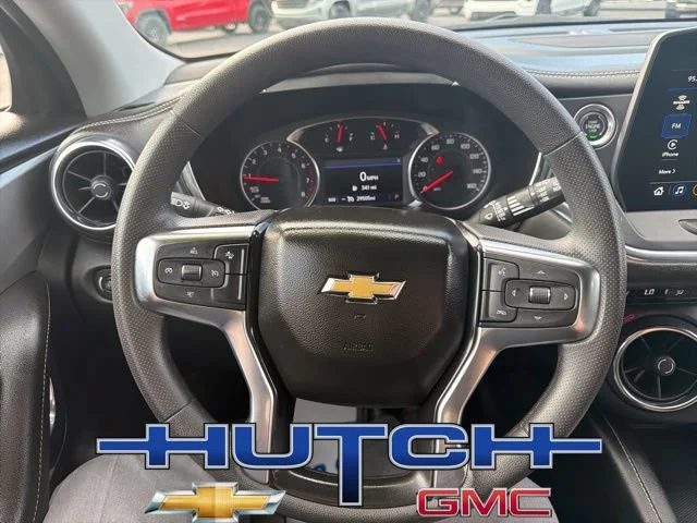 Used 2025 Summit White Chevrolet 2LT image 25