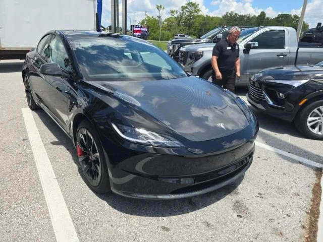 Used 2025  Tesla Long Range image 5