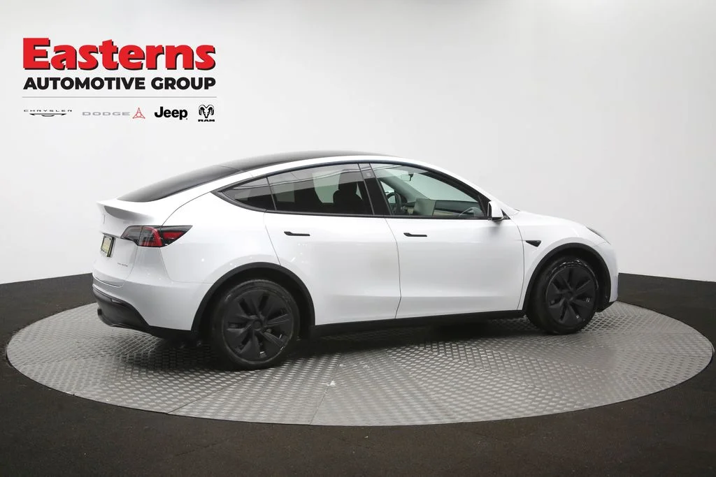 Used 2021 White Tesla Long Range image 36