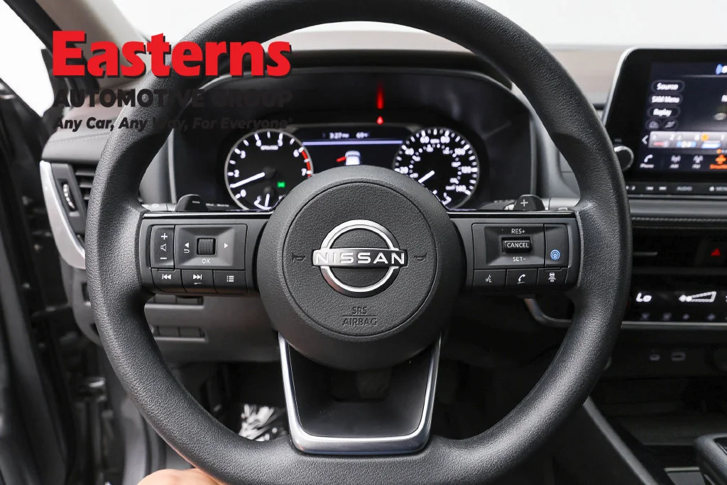 Used 2023 Gray Nissan SV image 10