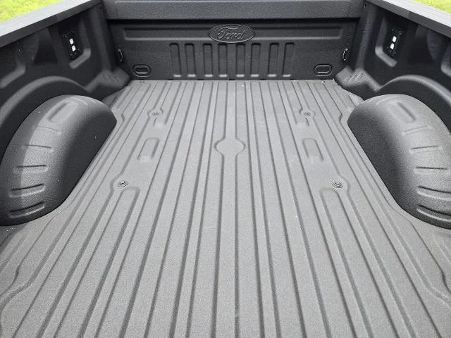 New 2026 Star White Metallic Tri-Coat Ford F-250® Lariat® image 40