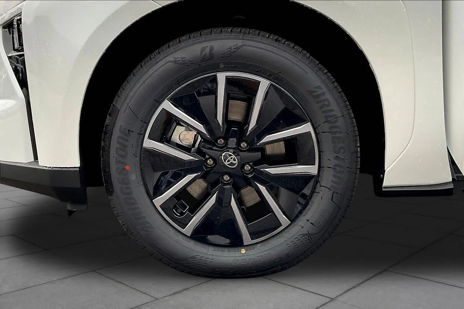 New 2026 Wind Chill Pearl Toyota XLE image 11