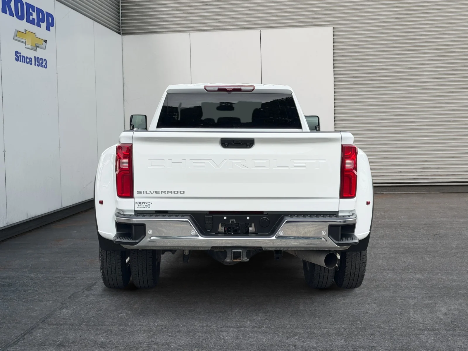Used 2025 Summit White Chevrolet LT DRW image 4