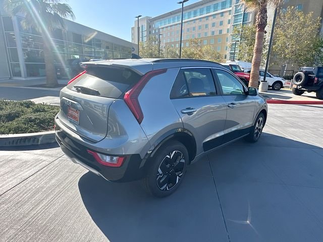 New 2026 Steel Gray Kia WIND image 7
