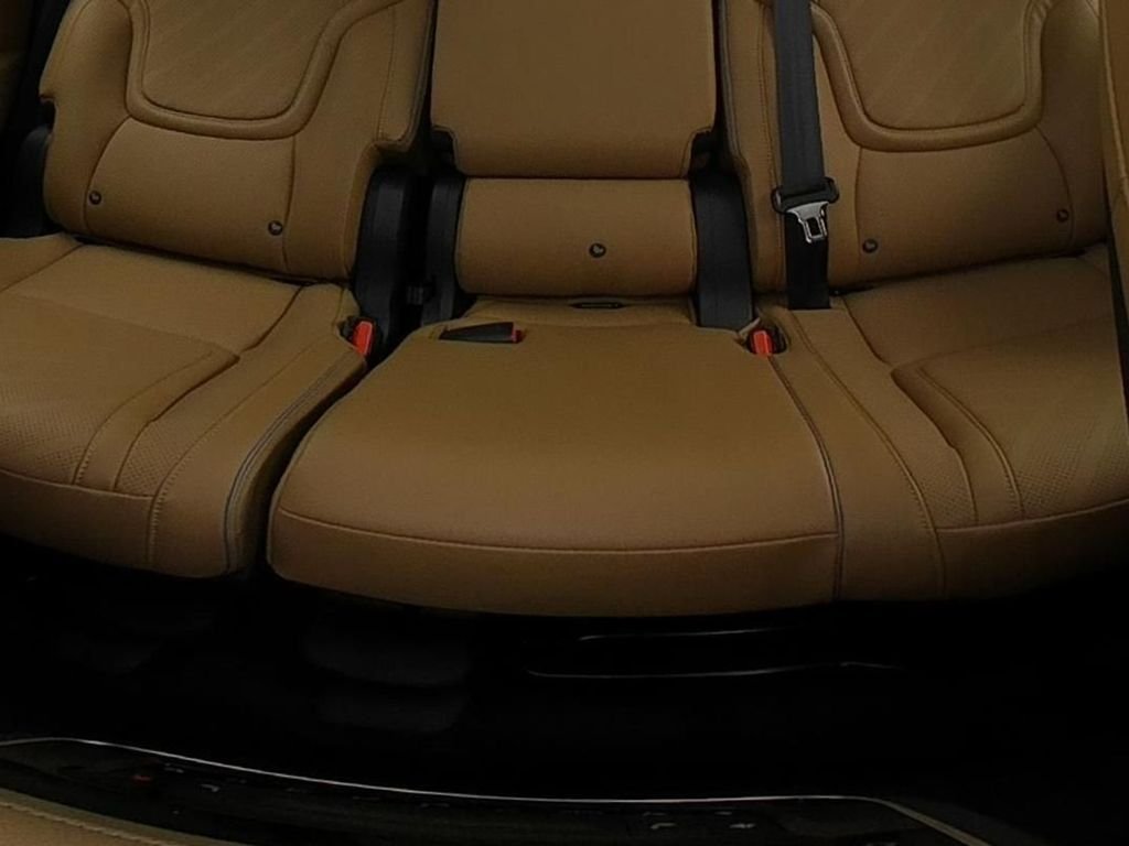 New 2026 RADIANT WHITE INFINITI Luxe 4WD image 26