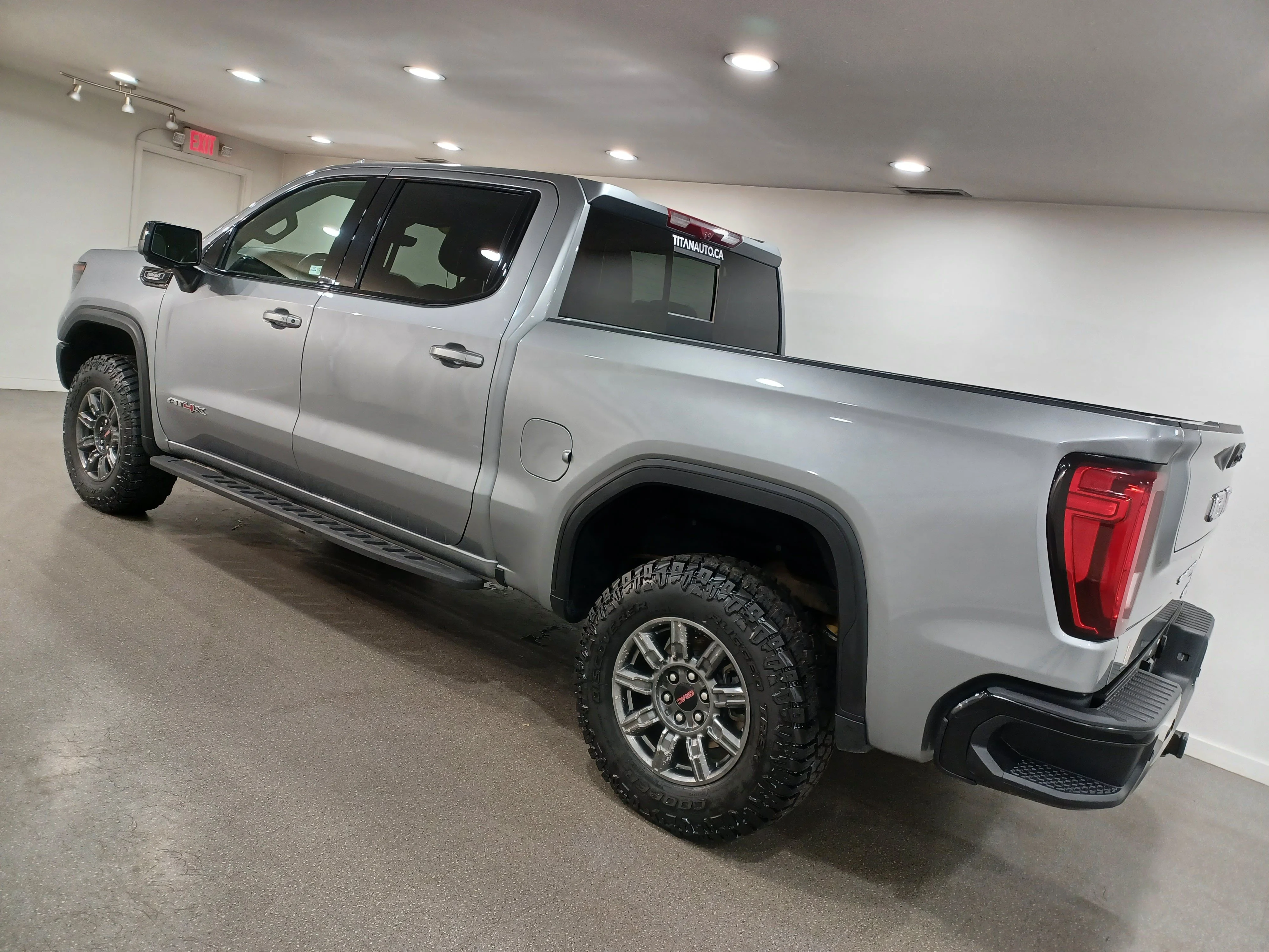 Used 2024 Sterling Metallic GMC AT4X 4WD*3.0L Duramax | Adaptive Cruise | Remote Start | Cooled Leather | Sunroof | Htd Wheel | AEV image 7