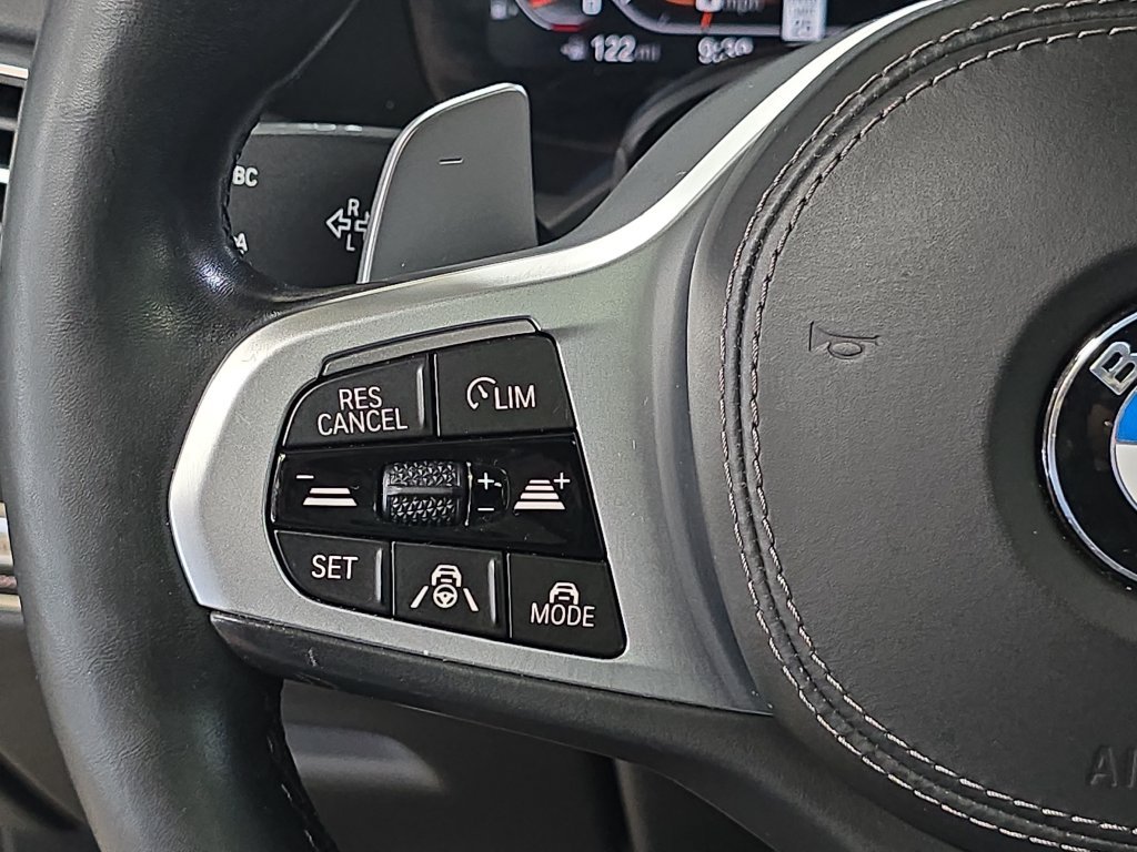Used 2021 Dravit Gray Metallic BMW M50i image 19