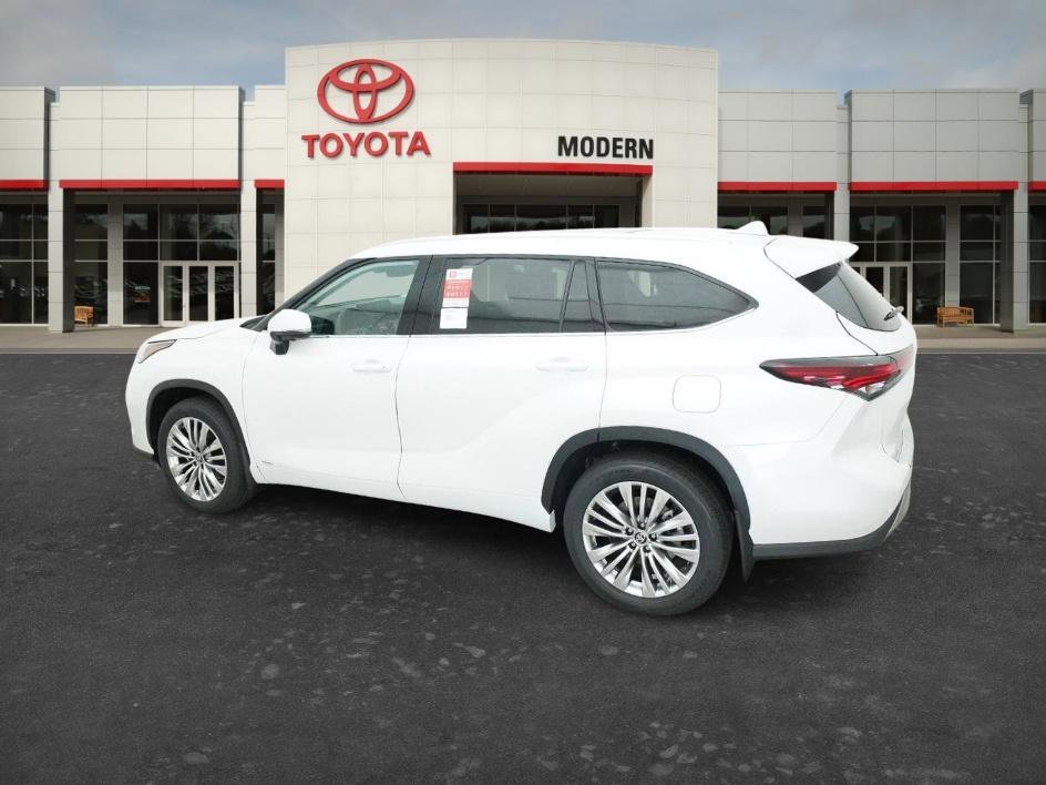 New 2026 Wind Chill Pearl Toyota Hybrid Platinum image 5