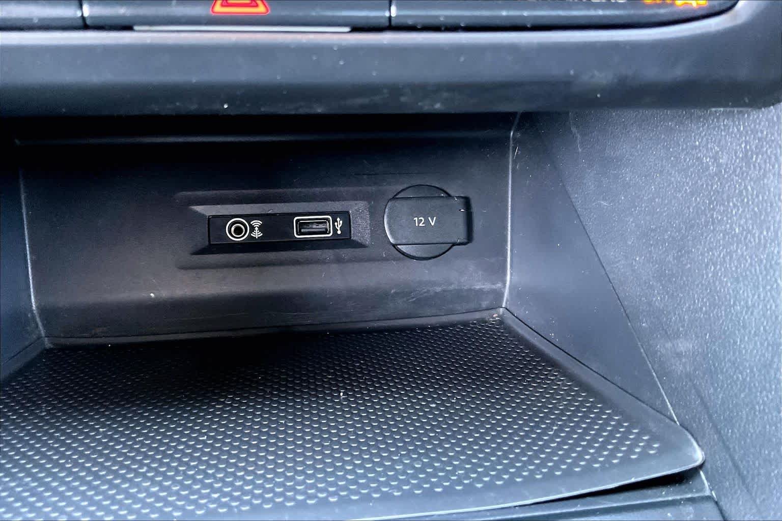 Used 2019  Volkswagen 3.6L V6 SE w/Technology image 31