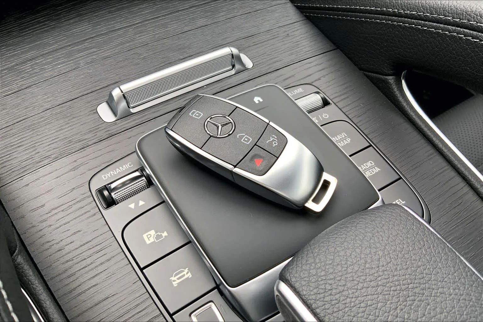 New 2026 Obsidian Black Metallic Mercedes-Benz GLS 580 image 21