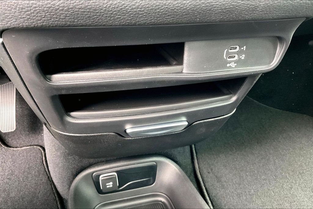 New 2026 Chrysler Pacifica Select 4D Passenger Van