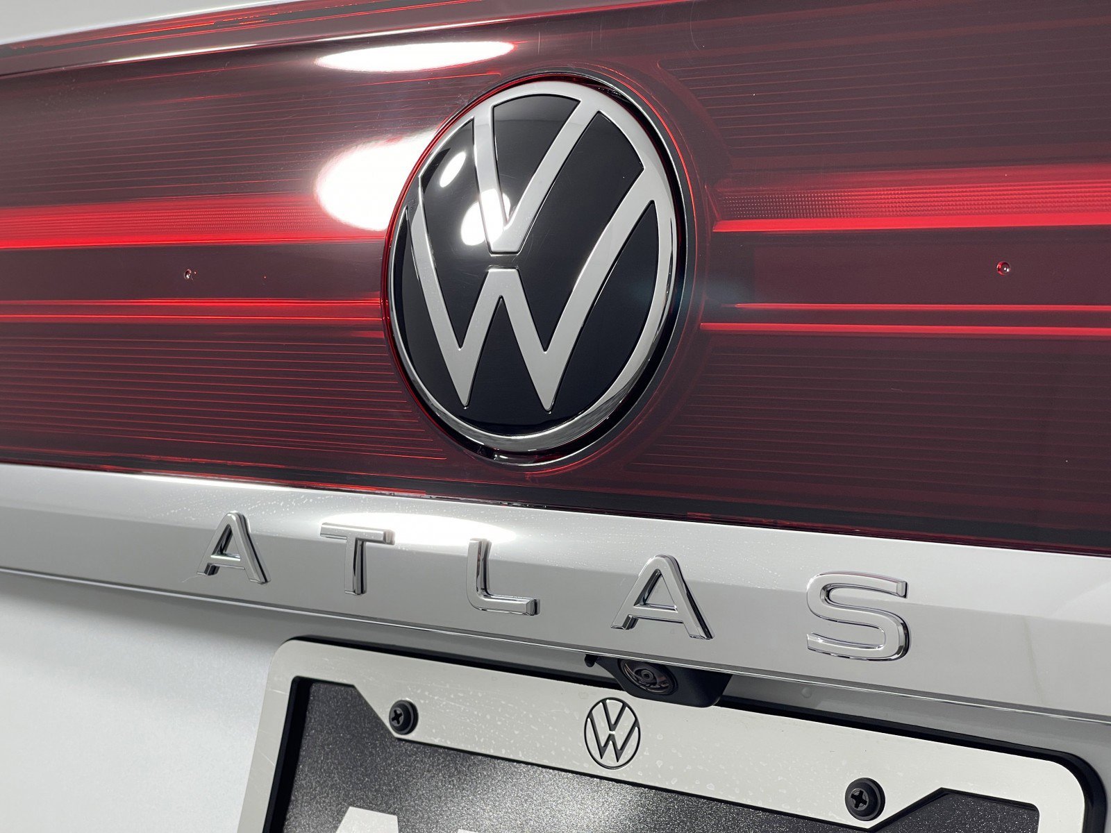 New 2026 Opal White Pearl Volkswagen 2.0T SE image 15