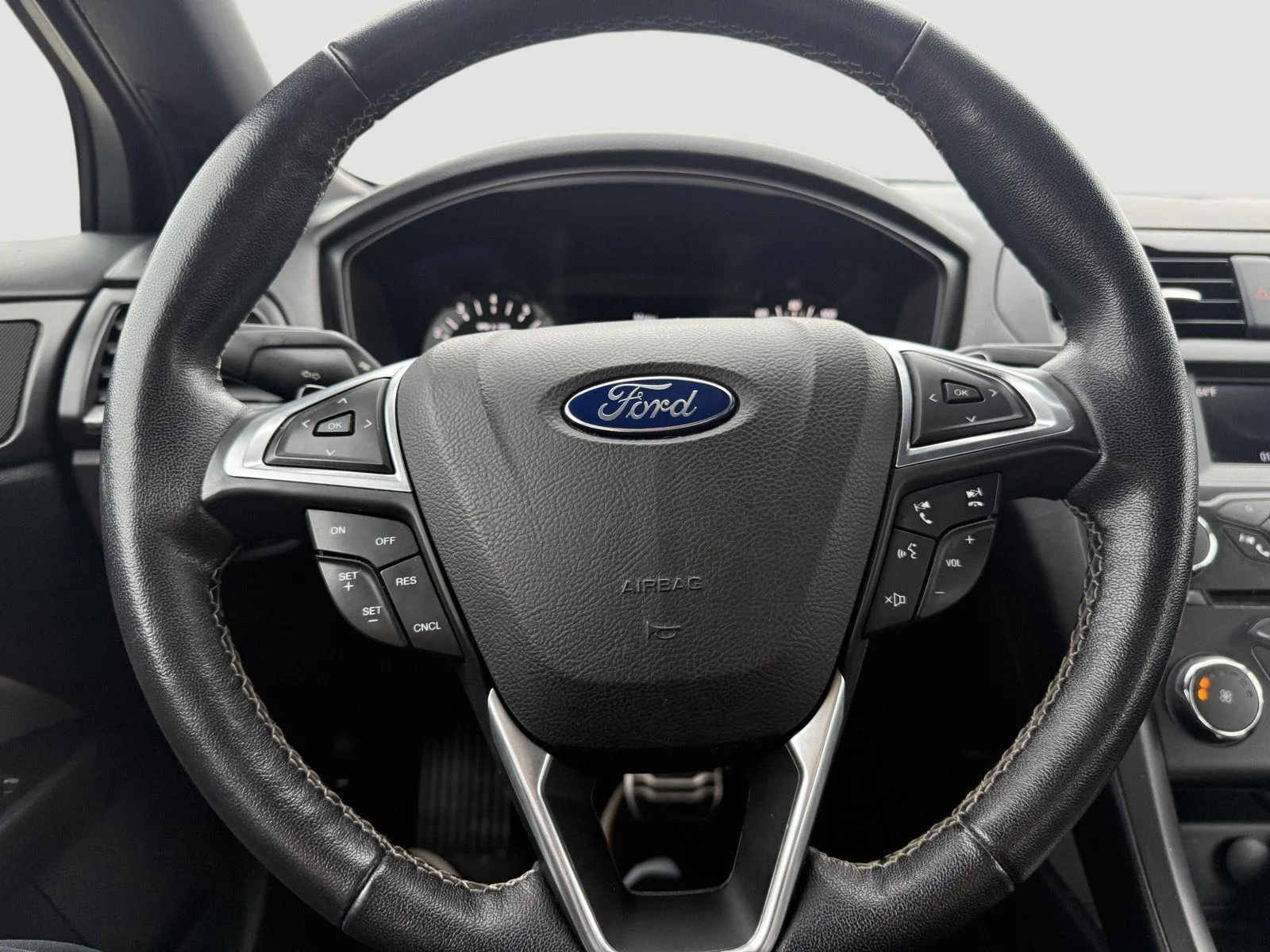 Used 2017 Magnetic Ford Sport image 9