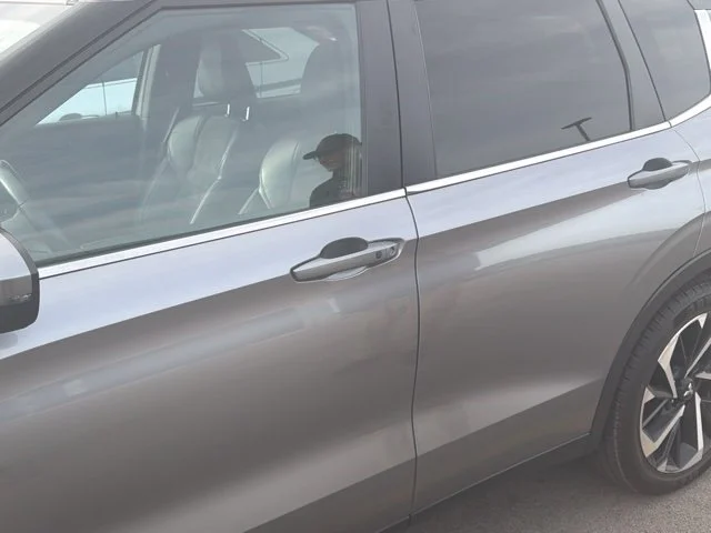 Used 2024 Silver Mitsubishi SE image 7
