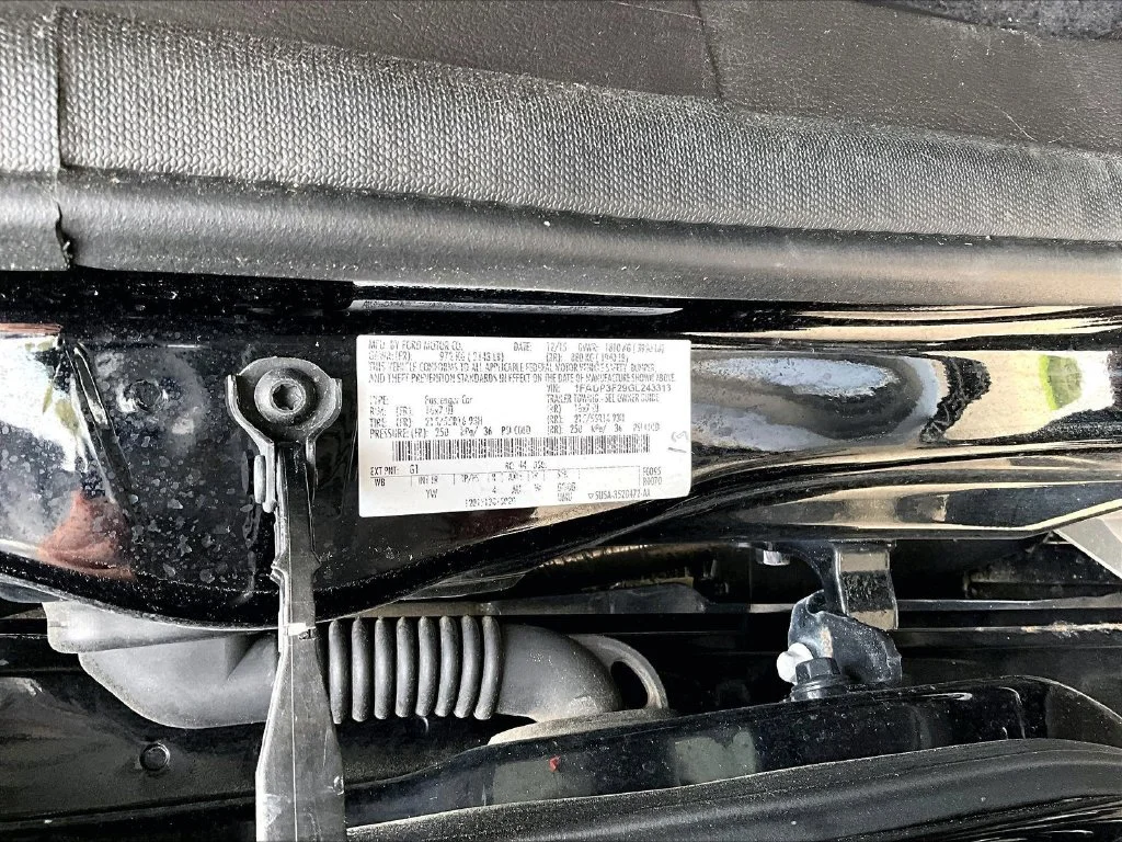 Used 2016 Black Ford SE image 23
