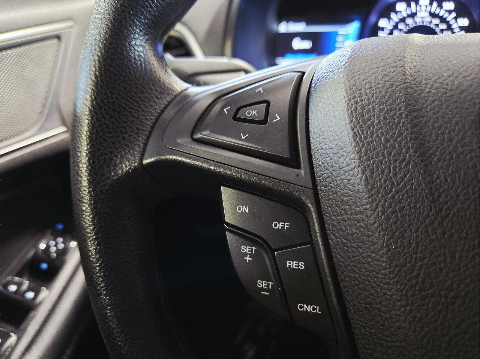Used 2023 Agate Black Ford SE image 18