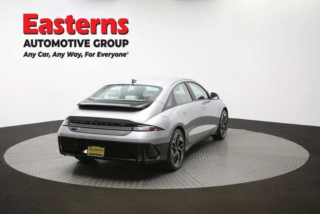 Used 2023 Silver Hyundai SEL image 39