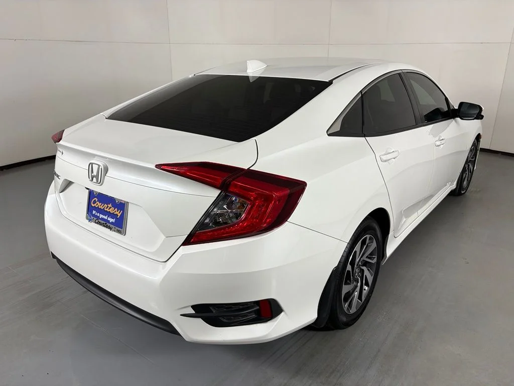 Used 2018  Honda EX image 8