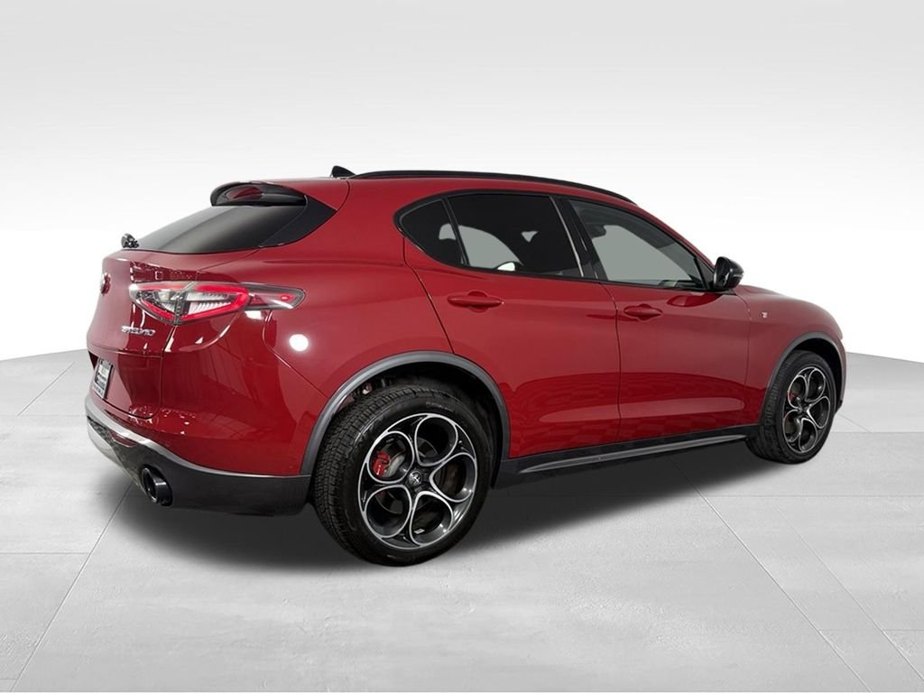 Used 2024 Alfa Rosso Alfa Romeo Ti image 7