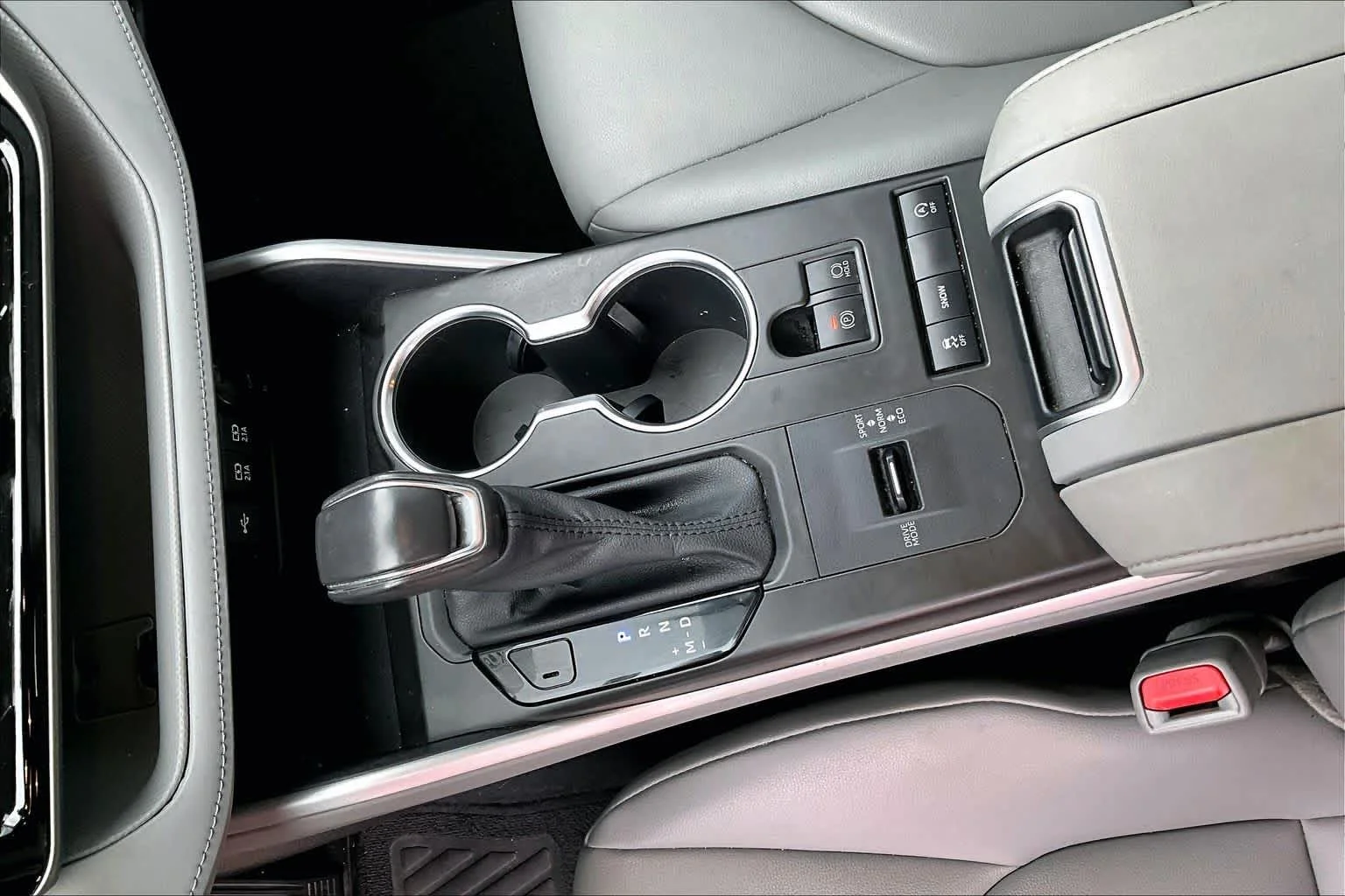 Used 2021 Magnetic Gray Metallic Toyota XLE image 16