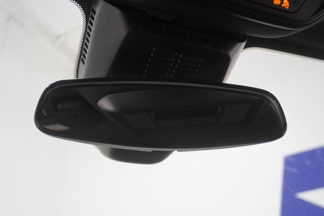 New 2026 Summit White GMC Elevation image 32