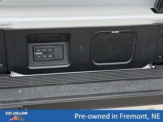 Used 2025 White Frost Tricoat GMC Denali Ultimate image 7