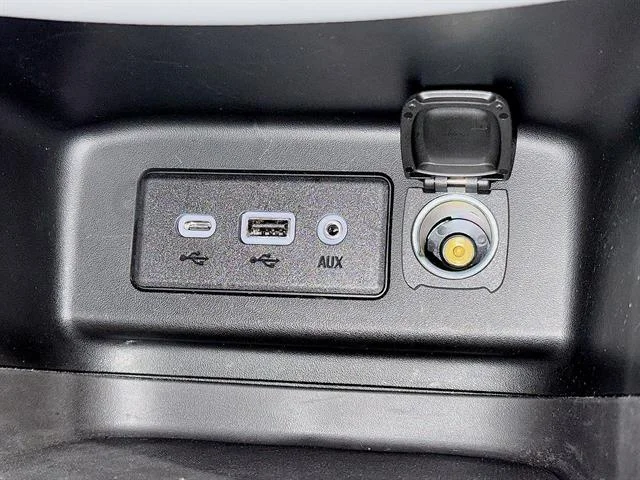 Used 2023 Summit White Chevrolet LT image 32