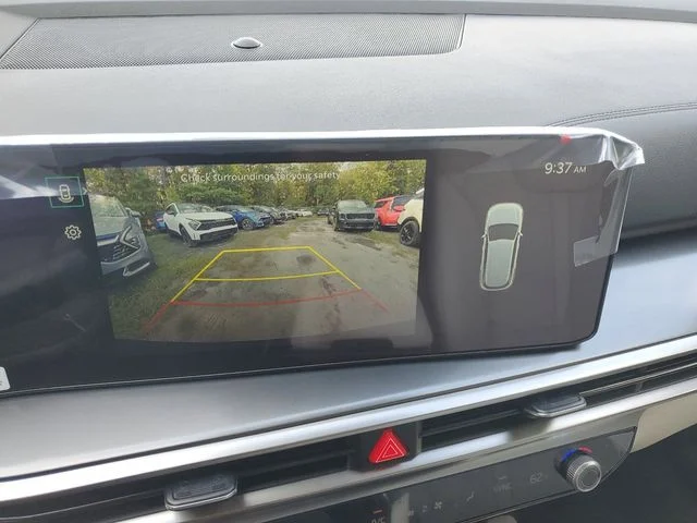 2025 Kia Sorento S - Photo 17