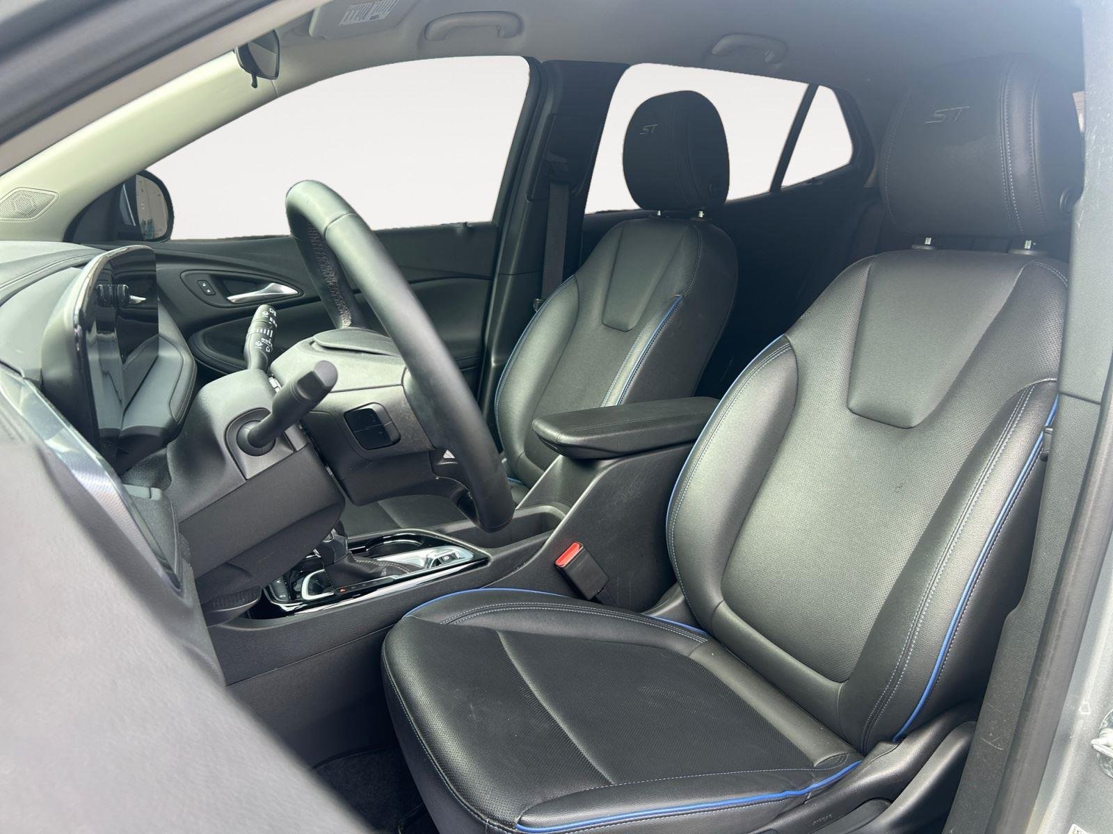 Used 2025 Moonstone Gray Metallic Buick Sport Touring image 9