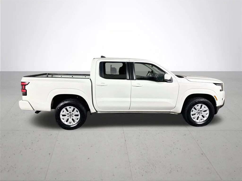 Used 2022 White Nissan SV image 5