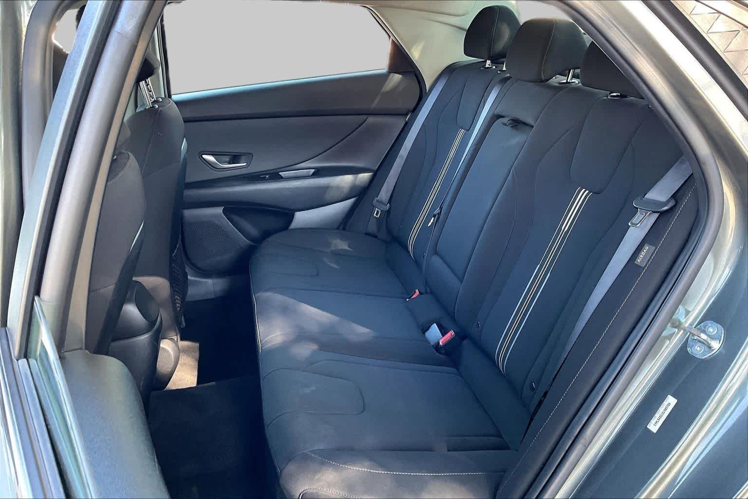 Used 2025 Amazon Gray Hyundai SEL Convenience image 21