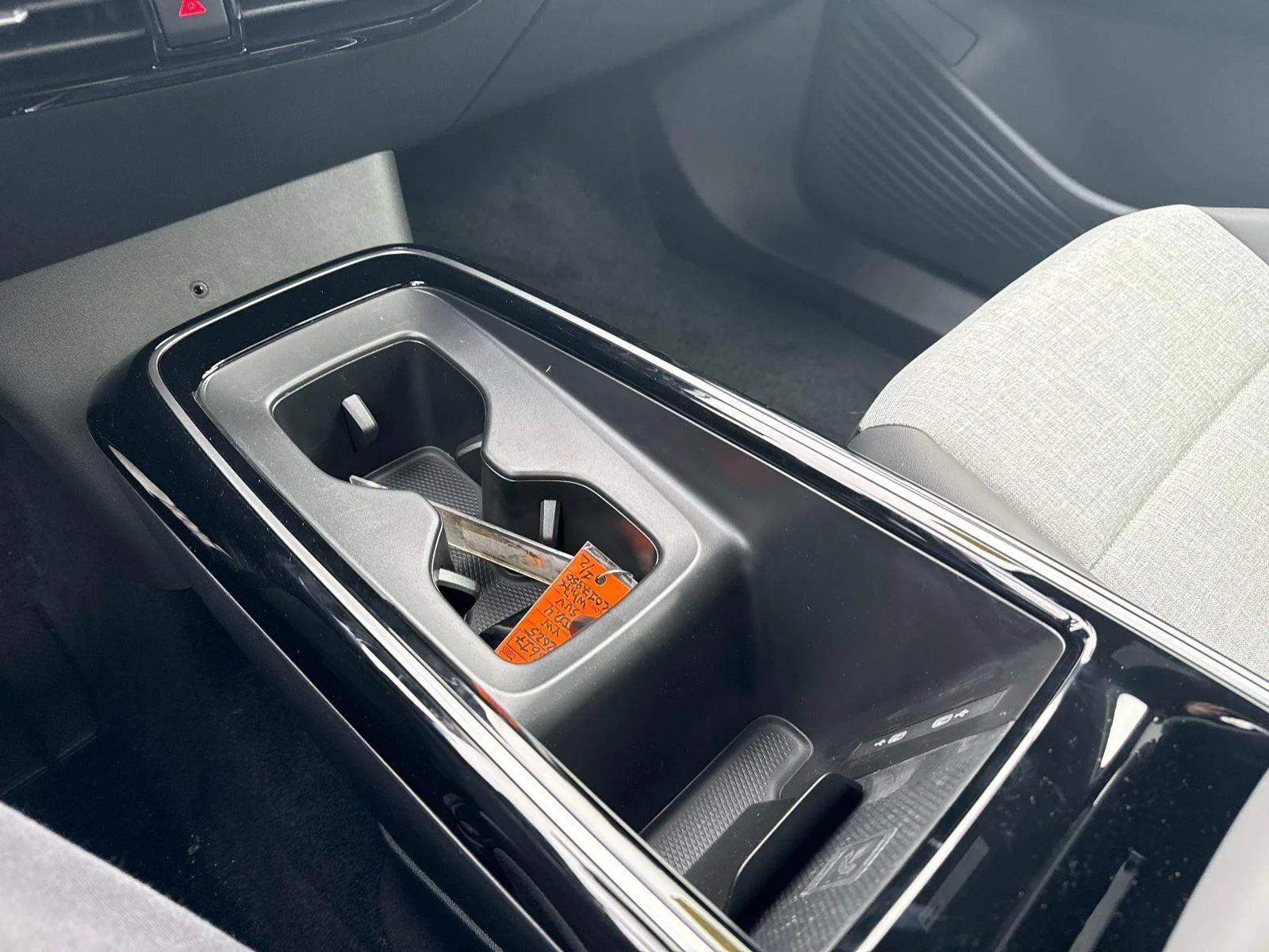 2025 Volkswagen ID.4 PRO - Photo 25