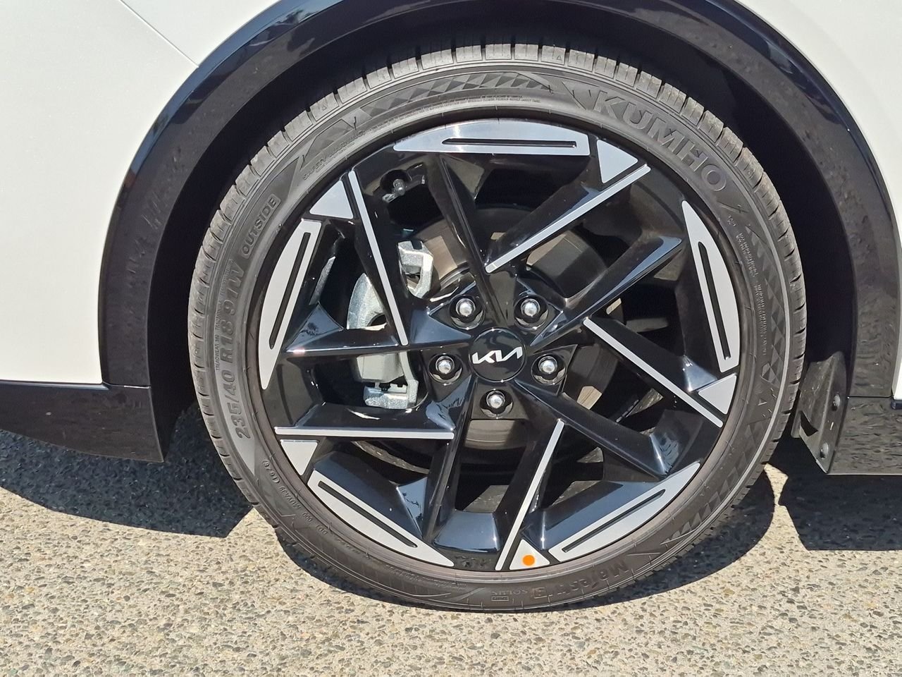 New 2026 Snow White Pearl Kia GT-Line image 34
