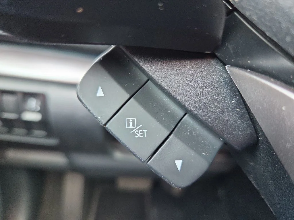 Used 2022 Green Subaru Premium image 32